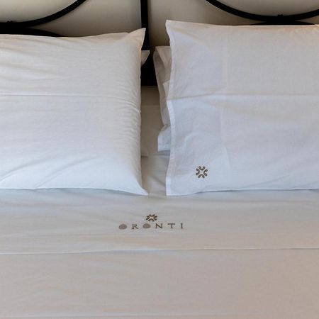 Oronti Accommodations เลชเช ภายนอก รูปภาพ