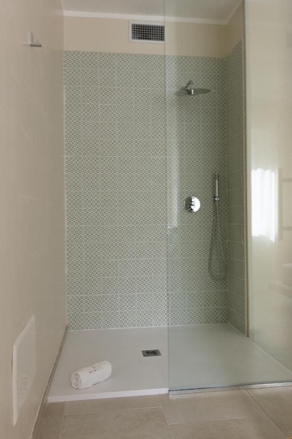 Oronti Accommodations เลชเช ภายนอก รูปภาพ
