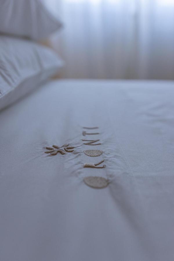 Oronti Accommodations เลชเช ภายนอก รูปภาพ