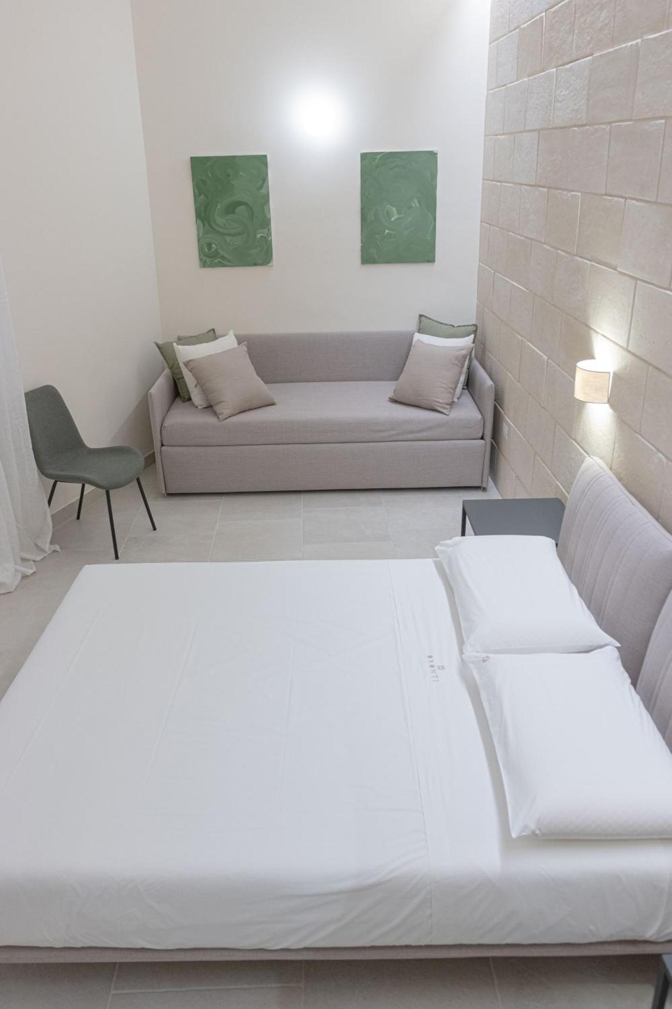 Oronti Accommodations เลชเช ภายนอก รูปภาพ