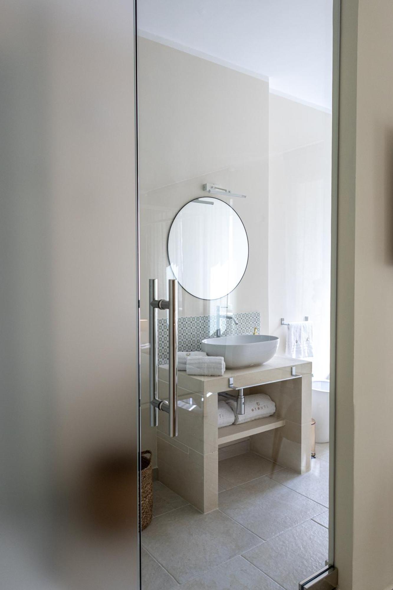 Oronti Accommodations เลชเช ภายนอก รูปภาพ