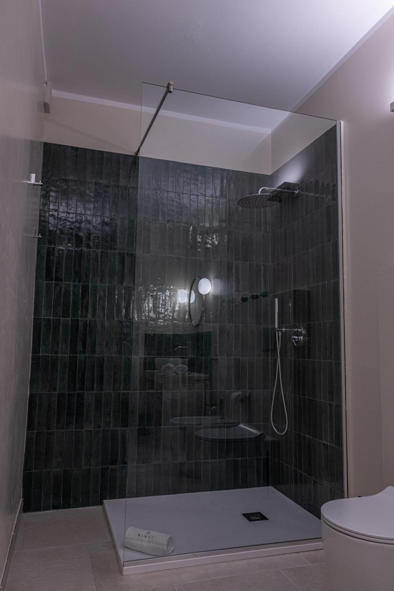 Oronti Accommodations เลชเช ภายนอก รูปภาพ
